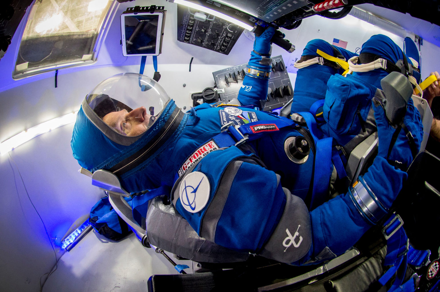 BOEING’S NEW STARLINER SPACESUITS